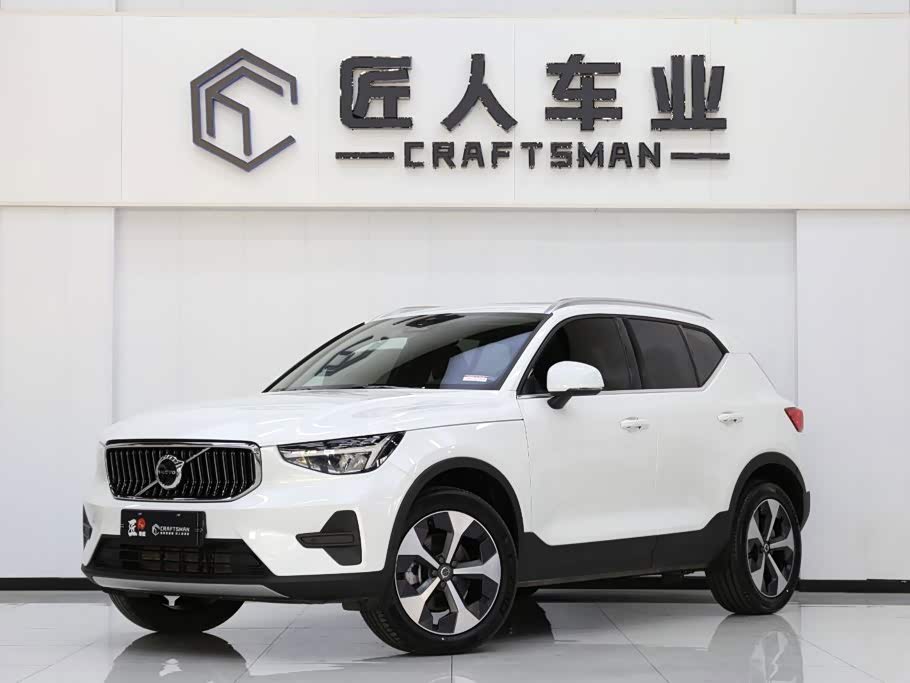 Volvo 沃尔沃XC40, 2023 г., белый, 23 000 км Volvo 沃尔沃XC40, 2023 г., белый, 23 000 км