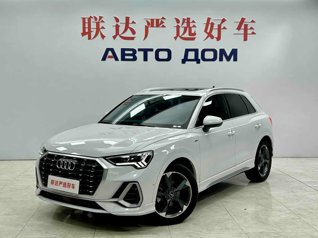 Audi Q3, 2023 г., белый, 27 400 км Audi 奥迪Q3, 2023 г., белый, 27 400 км