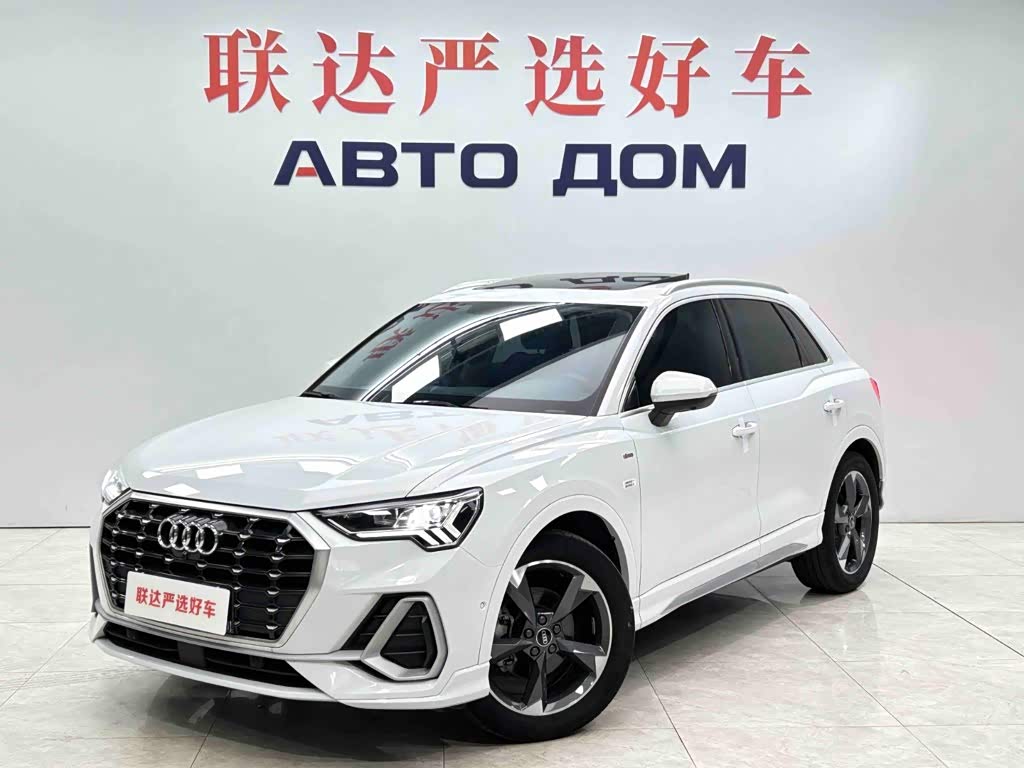 Audi Q3, 2023 г., белый, 30 300 км Audi 奥迪Q3, 2023 г., белый, 30 300 км