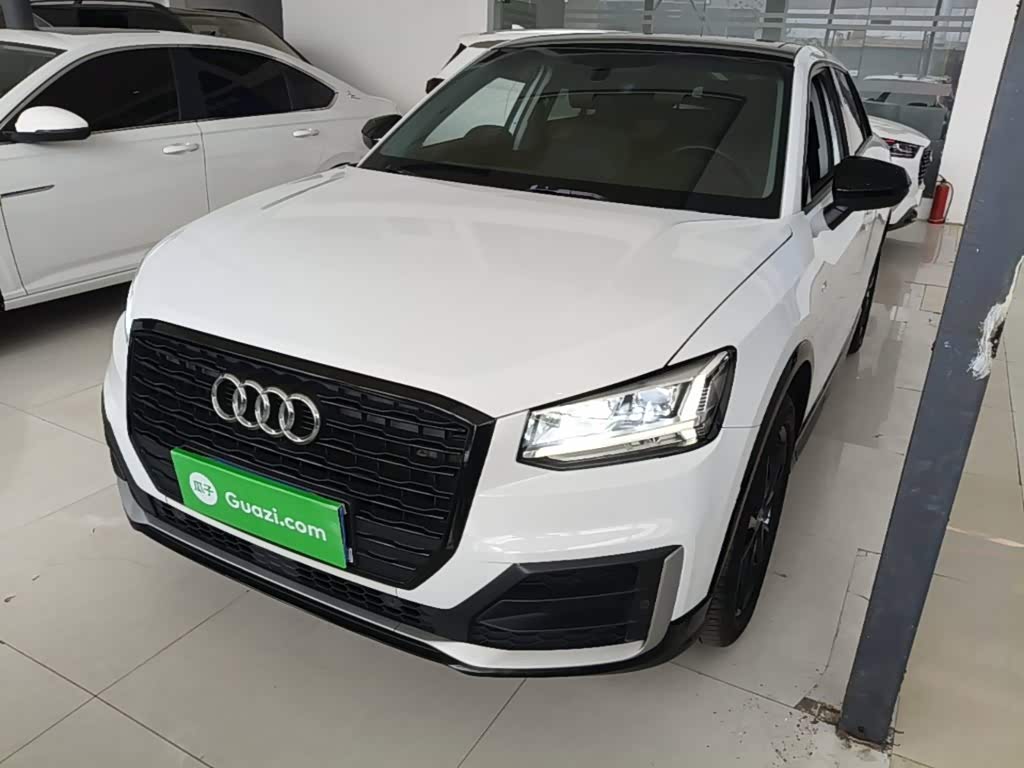 Audi Q2L, 2021 г., белый, 27 700 км Audi 奥迪Q2L, 2021 г., белый, 27 700 км