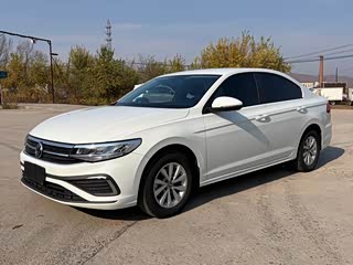 Volkswagen Bora, 2023 г., белый, 70 000 км Volkswagen Bora 2023 200TSI DSG Чансин версия