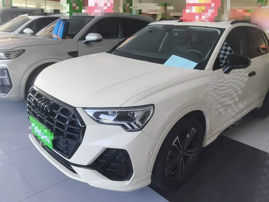 Audi Q3, 2021 г., жёлтый / оранжевый, 67 600 км Audi 奥迪Q3, 2021 г., жёлтый / оранжевый, 67 600 км