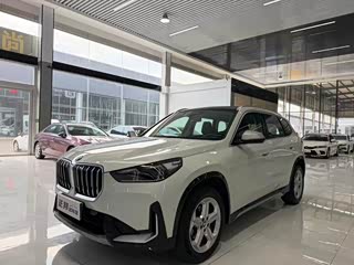 BMW X1, 2023 г., белый, 41 000 км BMW X1 2023 sDrive20Li X设计套装