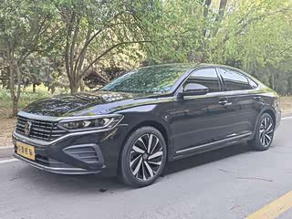 Volkswagen Passat, 2025 г., чёрный, 15 800 км Volkswagen Passat 2025 исполнение «Чучжун» 380TSI комплектация «Лунтэн»