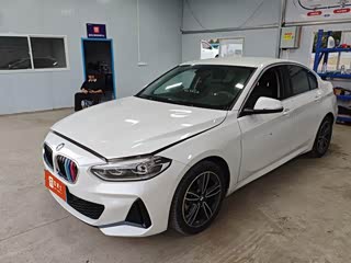 BMW 1 серия, 2022 г., белый, 42 000 км BMW 1 серия 2022 120i M Спорт