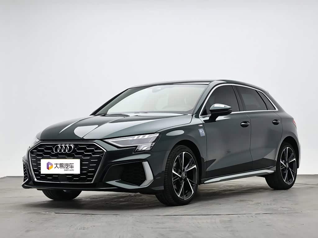 Audi A3, 2022 г., зелёный, 37 300 км Audi A3, 2022 г., зелёный, 37 300 км