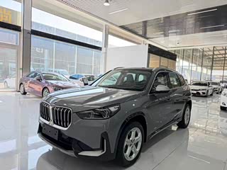 BMW X1, 2023 г., серебристый / серый, 38 000 км BMW X1 2023 sDrive20Li X设计套装