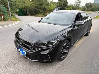 Volkswagen Passat, 2024 г., чёрный, 16 000 км Volkswagen Passat 2024 330TSI исполнение «Звёздное небо» комплектация «Элита»