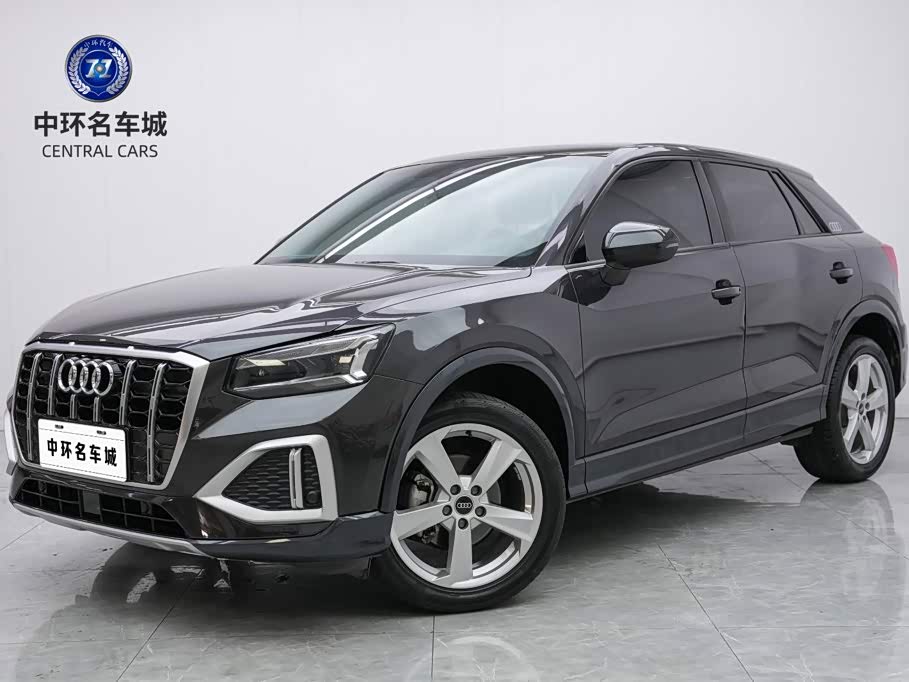 Audi Q2L, 2022 г., чёрный, 60 000 км Audi 奥迪Q2L, 2022 г., чёрный, 60 000 км