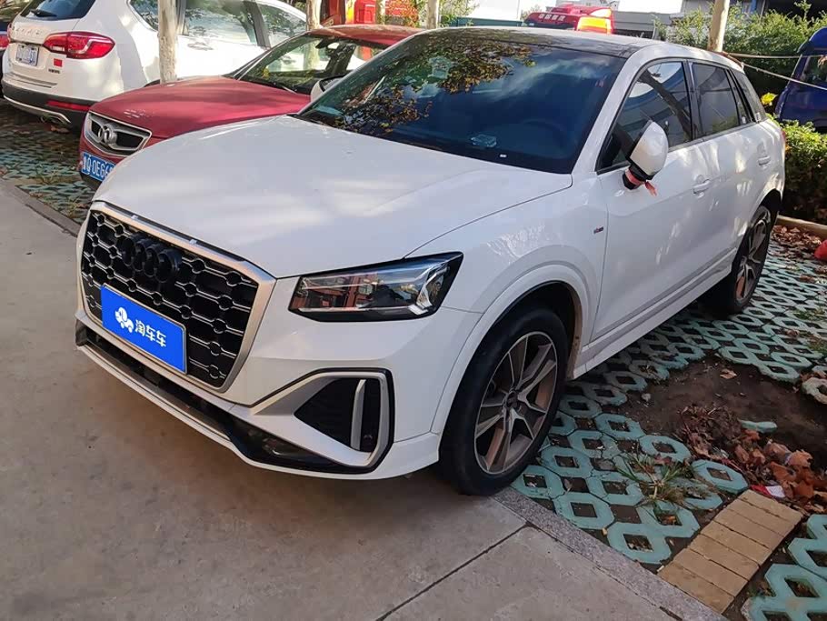 Audi Q2L, 2023 г., белый, 22 700 км Audi 奥迪Q2L, 2023 г., белый, 22 700 км