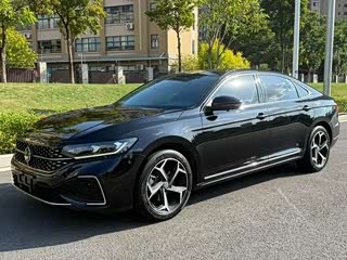 Volkswagen Passat, 2025 г., чёрный, 30 000 км Volkswagen Passat 2025 исполнение «Чучжун» 380TSI исполнение «Звёздное небо — Лунтэн»