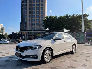 Volkswagen Lavida, 2022 г., белый, 70 000 км Volkswagen Lavida 2021 1.5L Автомат Комфорт