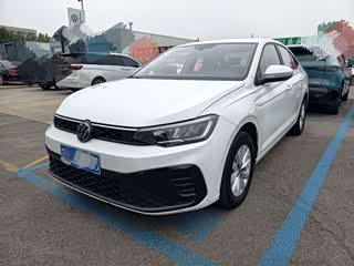 Volkswagen Lavida, 2024 г., белый, 75 000 км Volkswagen Lavida 2023 исполнение «Синьжуй» 1.5L автомат комплектация «Синьи»