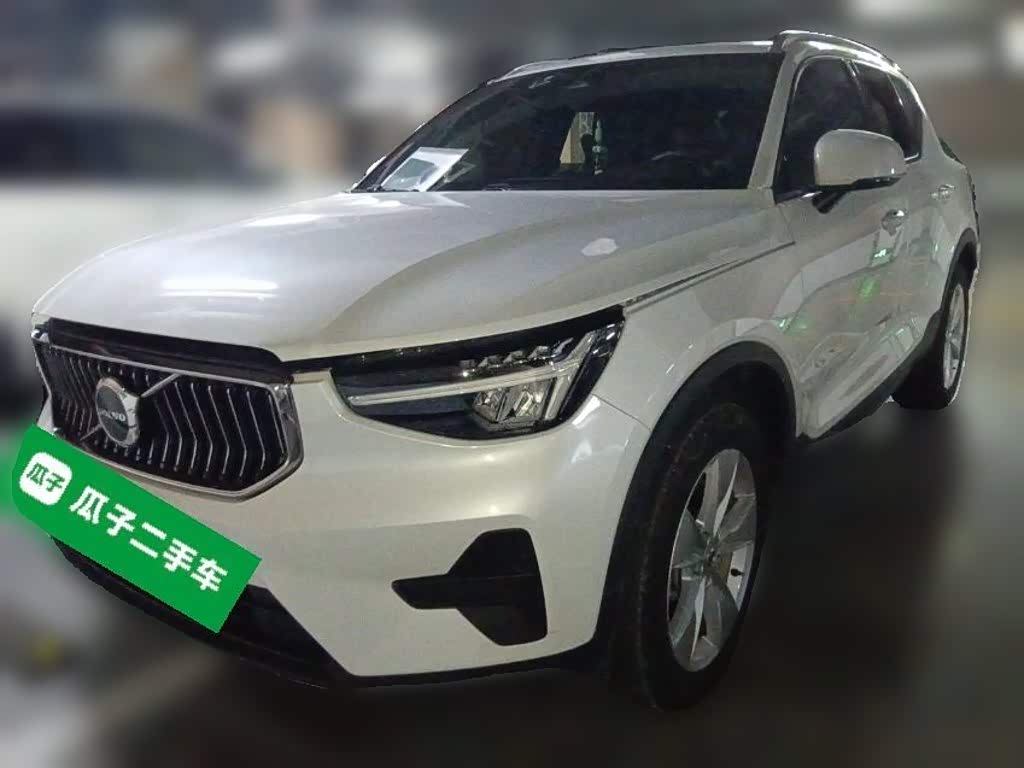 Volvo 沃尔沃XC40, 2023 г., белый, 30 600 км Volvo 沃尔沃XC40, 2023 г., белый, 30 600 км
