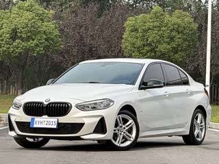 BMW 1 серия, 2021 г., белый, 59 000 км BMW 1 серия 2021 120i пакет M Sport, исполнение «Ночь»