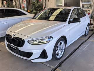 BMW 1 серия, 2022 г., белый, 47 800 км BMW 1 серия 2021 обновлённая версия 120i пакет M Sport, исполнение «Ночь»