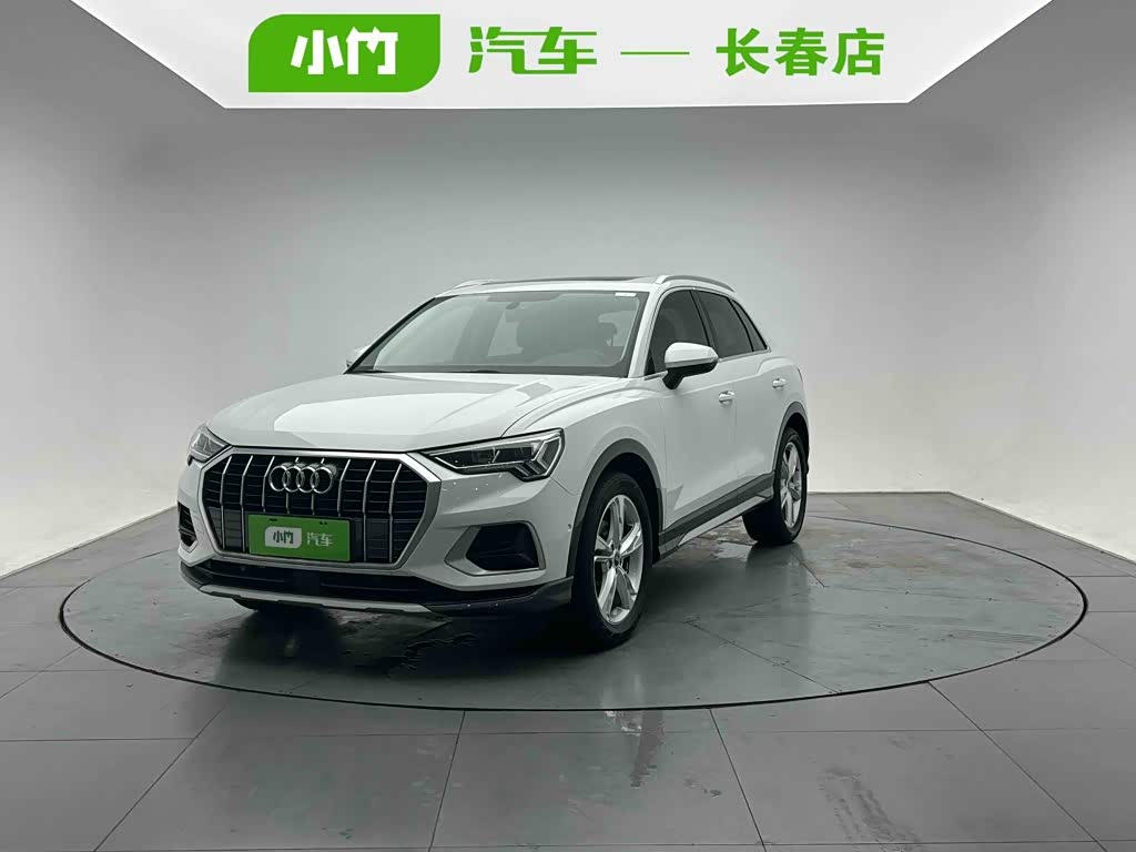 Audi Q3, 2021 г., белый, 21 000 км Audi 奥迪Q3, 2021 г., белый, 21 000 км