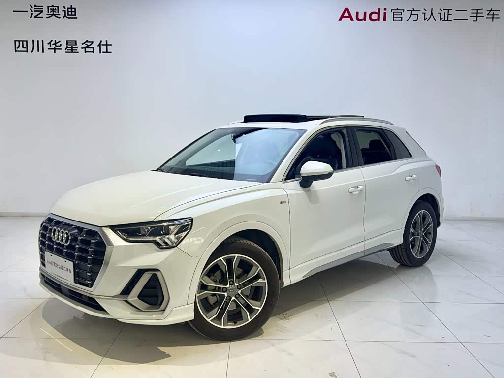 Audi Q3, 2021 г., белый, 43 900 км Audi 奥迪Q3, 2021 г., белый, 43 900 км
