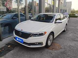 Volkswagen Lavida, 2021 г., белый, 72 300 км Volkswagen Lavida 2021 1.5L Автомат Комфорт