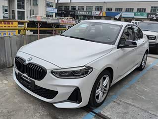 BMW 1 серия, 2023 г., белый, 52 000 км BMW 1 серия 2023 120i пакет M Sport, исполнение «Ночь»