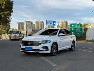 Volkswagen Lavida, 2023 г., белый, 65 000 км Volkswagen Lavida 2023 обновлённая версия 1.5L автомат пять миллионов версия