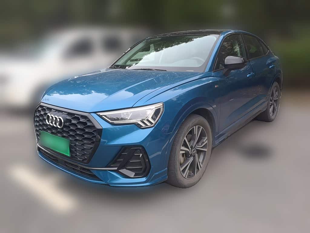 Audi Q3 Sportback, 2022 г., синий, 30 300 км Audi 奥迪Q3 Sportback, 2022 г., синий, 30 300 км