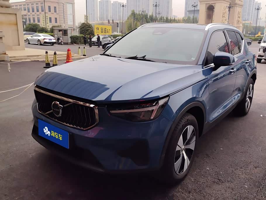 Volvo 沃尔沃XC40, 2023 г., синий, 34 300 км Volvo 沃尔沃XC40, 2023 г., синий, 34 300 км