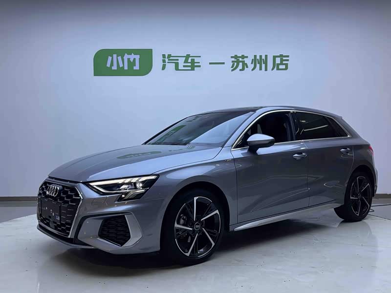 Audi A3, 2024 г., серебристый / серый, 14 600 км Audi A3, 2024 г., серебристый / серый, 14 600 км