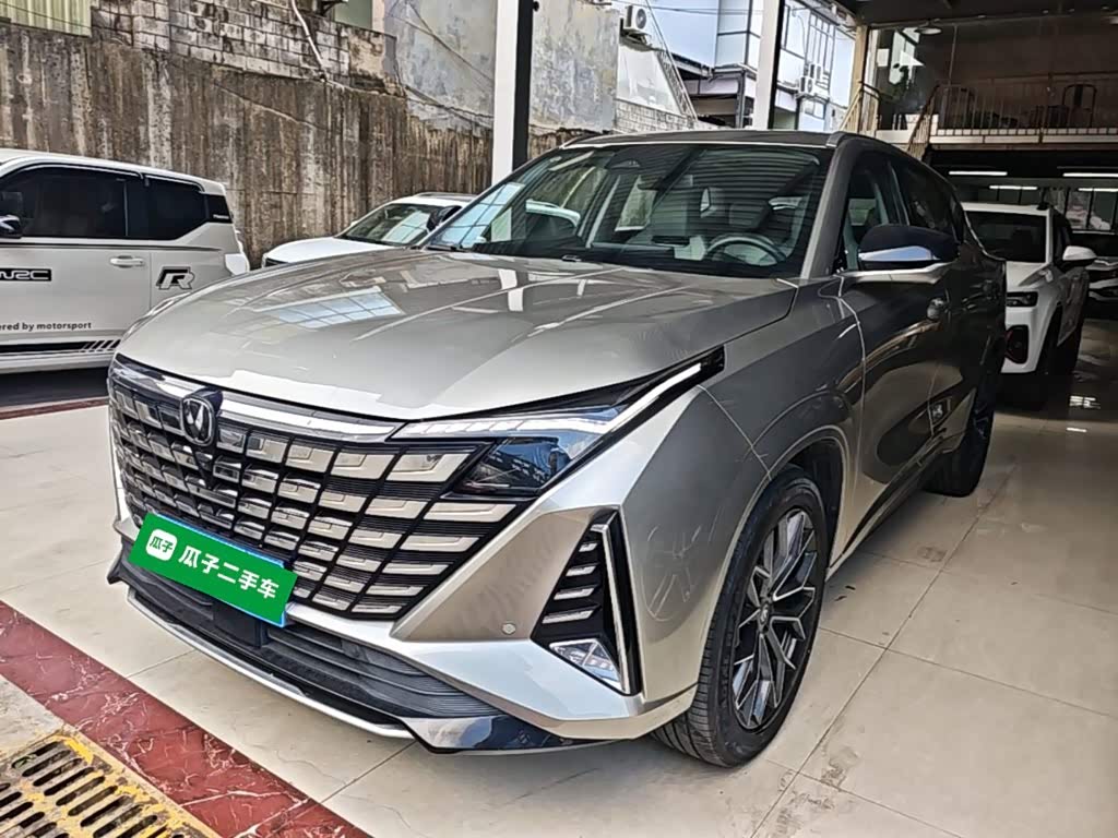 Changan UNI-Z, 2024 г., серебристый / серый, 13 000 км Changan UNI-Z, 2024 г., серебристый / серый, 13 000 км