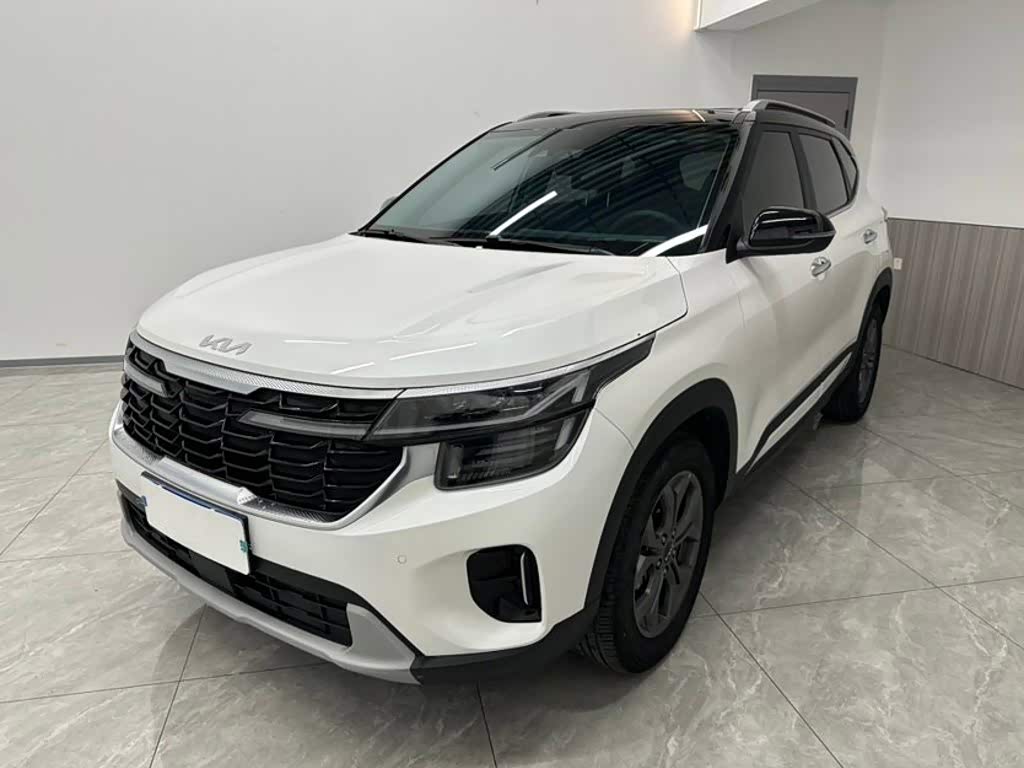 Kia 赛图斯, 2024 г., белый, 15 000 км Kia 赛图斯, 2024 г., белый, 15 000 км