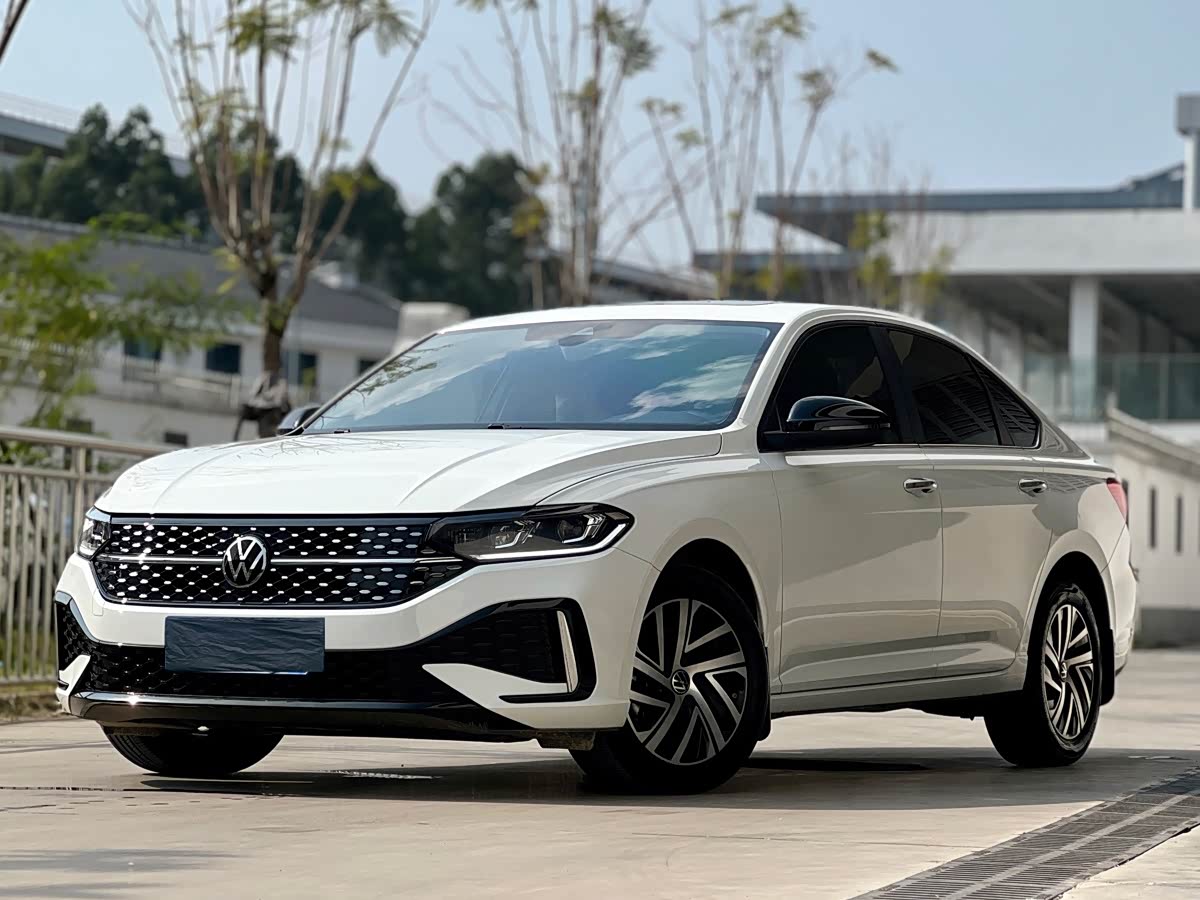 Volkswagen Lavida, 2023 г., белый, 20 000 км Volkswagen Lavida 2023 300TSI DSG исполнение «Звёздное небо» комплектация «Маньи»