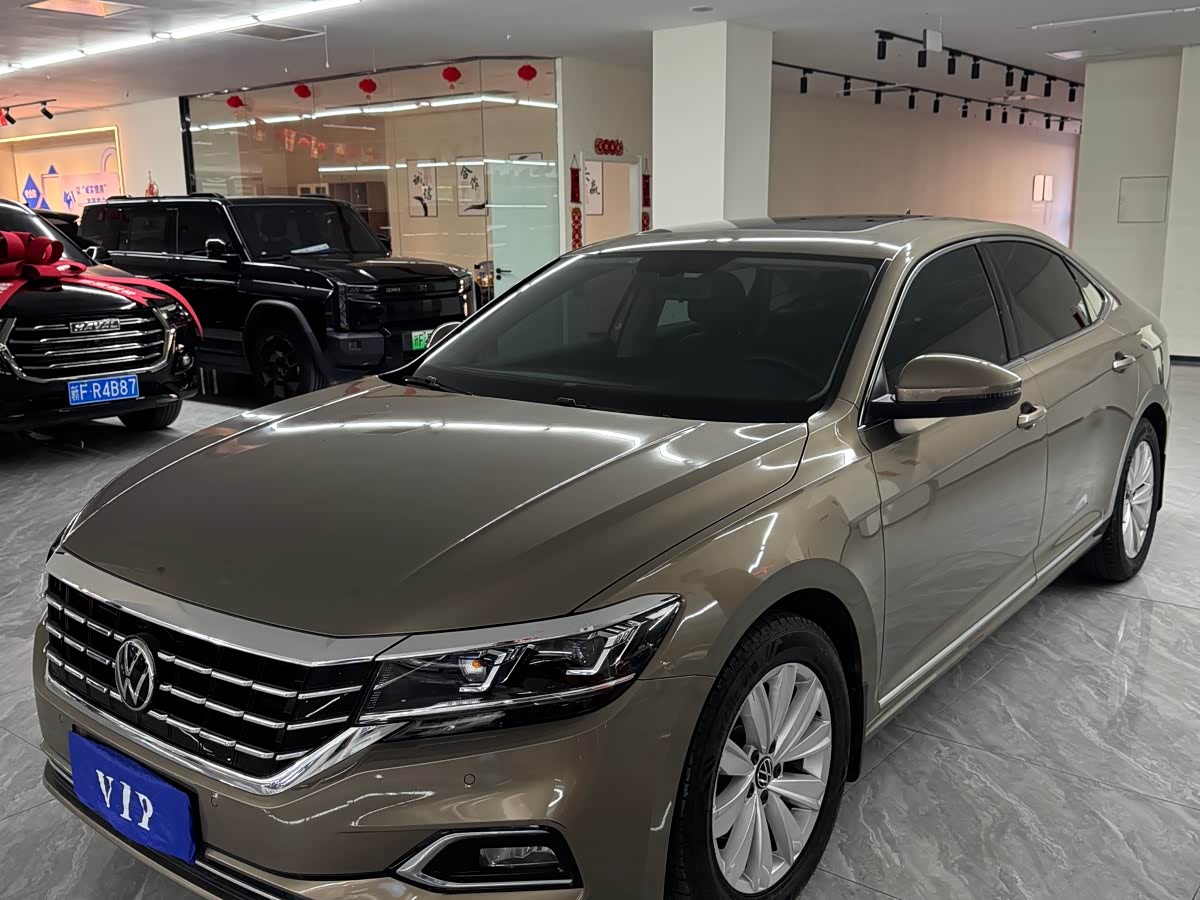 Volkswagen Passat, 2021 г., шампань / коричневый, 53 000 км Volkswagen Passat 2021 330TSI комплектация «Элита»