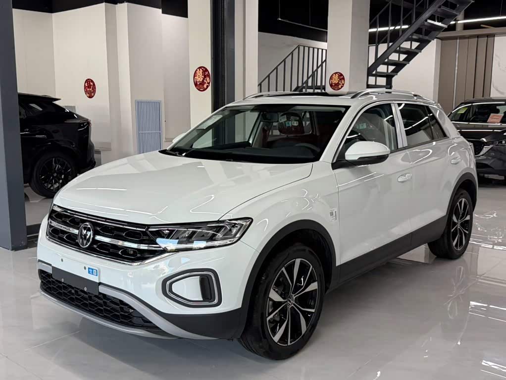 Volkswagen T-Roc, 2026 г., белый, 200 км Volkswagen T-Roc 2026 280TSI DSG одна ведущая ось Шигуан версия