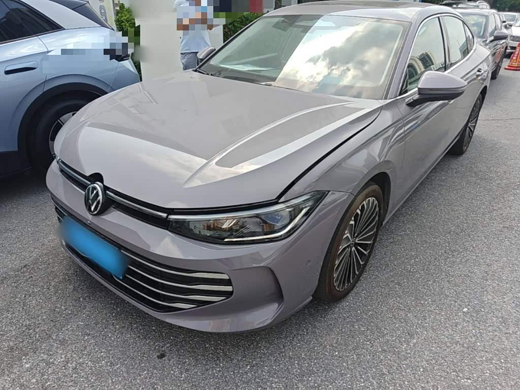 Volkswagen Passat, 2024 г., серебристый / серый, 7 600 км Volkswagen Passat 2025 Pro 380TSI Лунцзунь версия