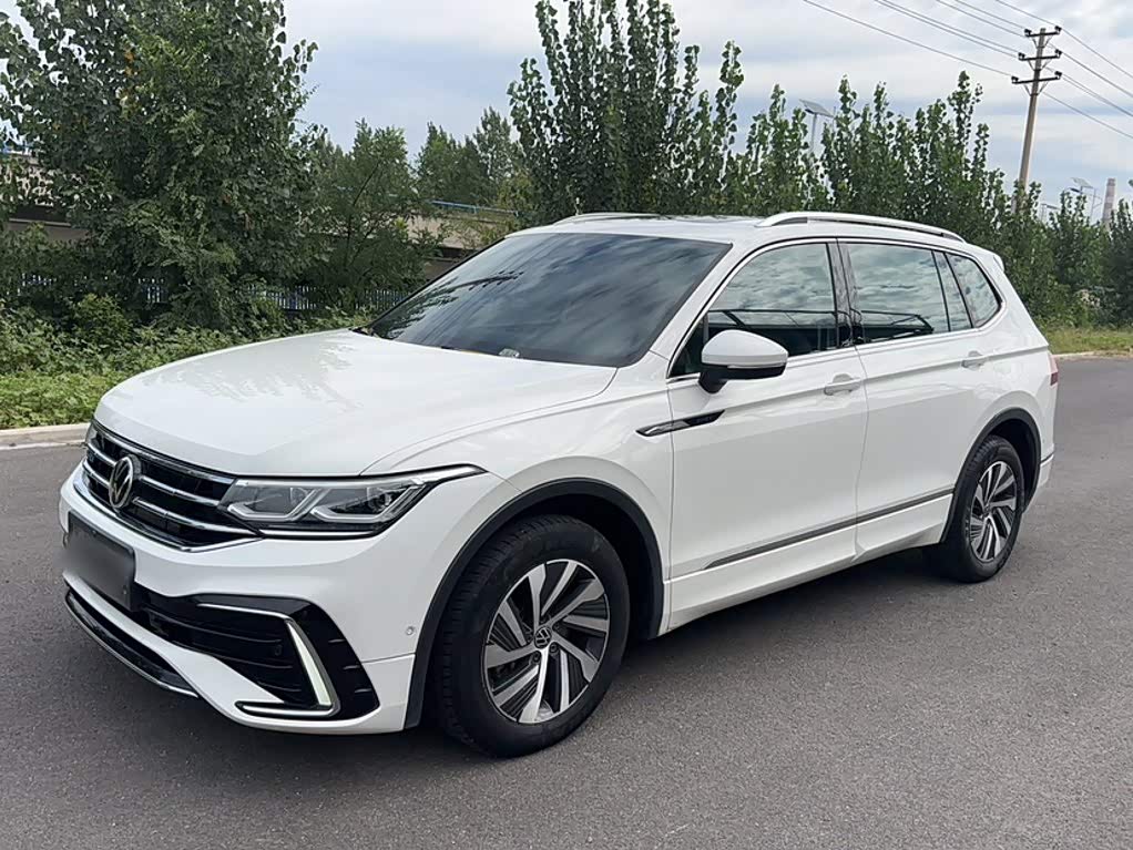 Volkswagen Tiguan L PHEV, 2022 г., белый, 70 600 км Volkswagen Tiguan L подключаемый гибрид 2022 430PHEV подключаемый гибрид Флагман