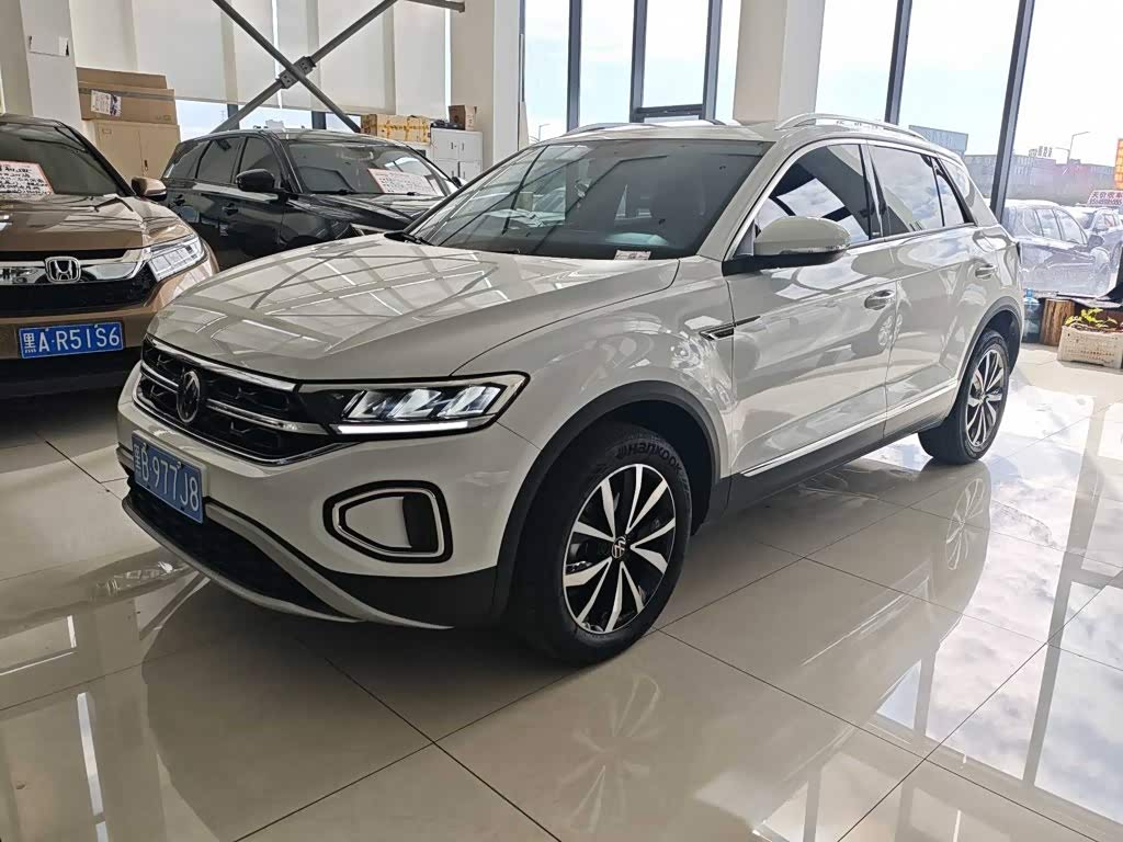 Volkswagen T-Roc, 2023 г., белый, 24 000 км Volkswagen T-Roc 2023 280TSI DSG одна ведущая ось Шигуан версия