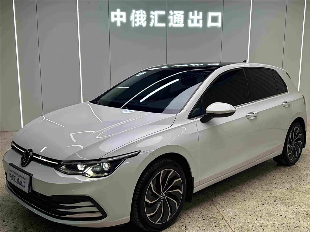 Volkswagen Golf, 2023 г., белый, 33 800 км Volkswagen Golf 2021 280TSI DSG Pro стартовая серия версия