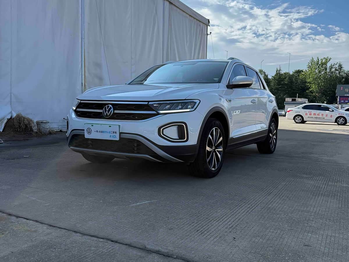 Volkswagen T-Roc, 2024 г., белый, 38 000 км Volkswagen T-Roc 2023 280TSI DSG одна ведущая ось Шигуан версия