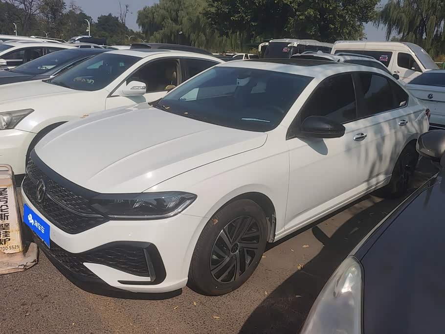 Volkswagen Lavida, 2024 г., белый, 18 100 км Volkswagen Lavida 2024 300TSI DSG исполнение «Звёздное небо» комплектация «Лидер»