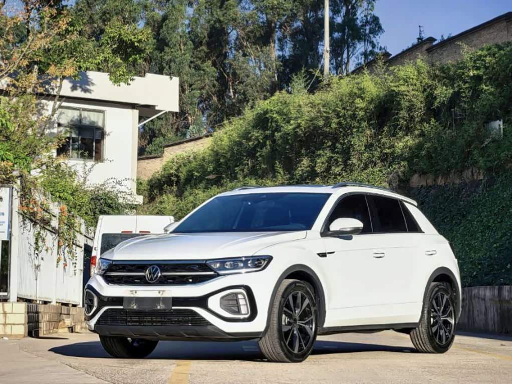 Volkswagen T-Roc, 2024 г., белый, 26 000 км Volkswagen T-Roc 2024 300TSI DSG одна ведущая ось Чэньгуан версия
