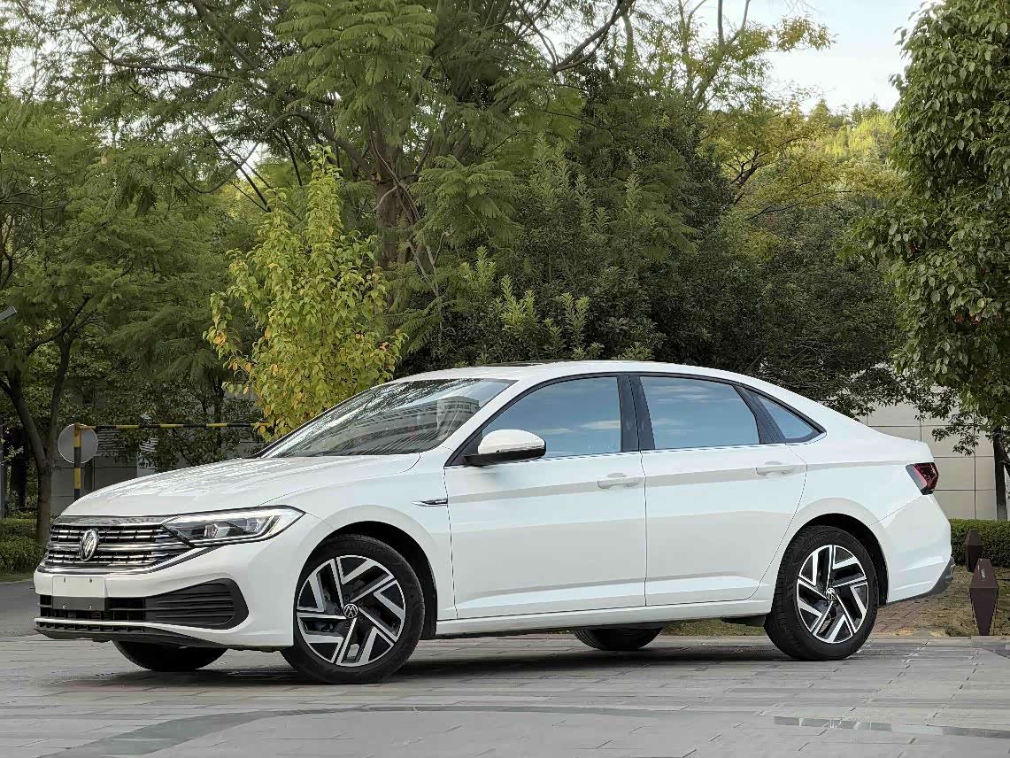 Volkswagen Sagitar, 2024 г., белый, 23 000 км Volkswagen Sagitar 2024 300TSI DSG комплектация «Фэйюэ»