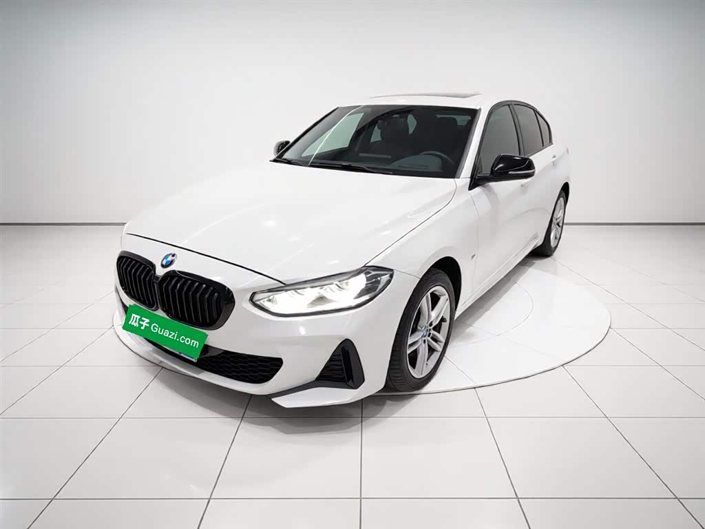 BMW 1 серия, 2021 г., белый, 57 500 км BMW 1 серия 2021 обновлённая версия 120i пакет M Sport, исполнение «Ночь»