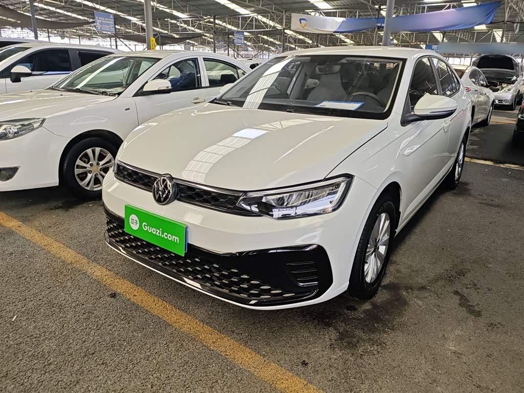 Volkswagen Lavida, 2024 г., белый, 9 800 км Volkswagen Lavida 2023 исполнение «Синьжуй» 1.5L автомат 出众 комплектация «Синьи»