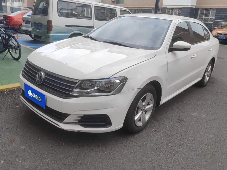 Volkswagen Lavida, 2021 г., белый, 33 500 км Volkswagen Lavida 2019 1.5L автомат комплектация «Стиль» китайский экостандарт VI