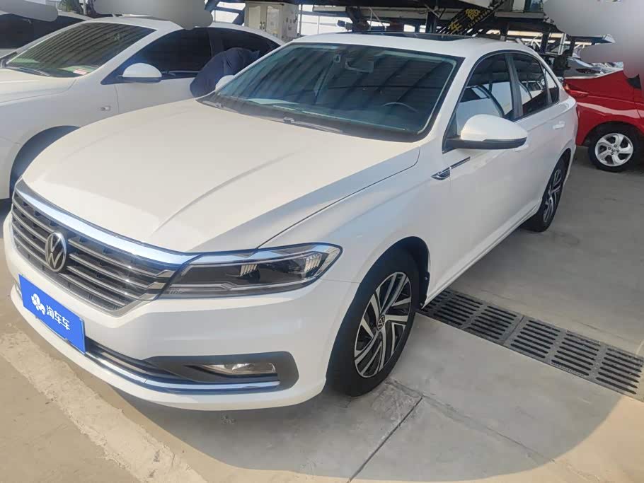 Volkswagen Lavida, 2022 г., белый, 67 300 км Volkswagen Lavida 2022 280TSI DSG Комфорт