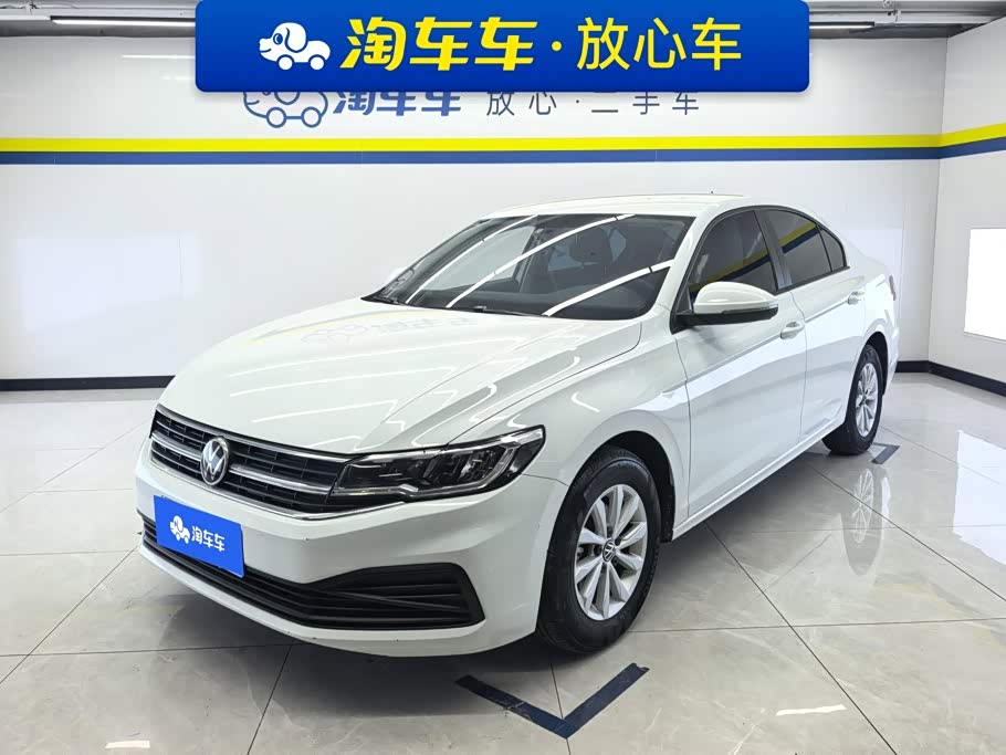 Volkswagen Bora, 2022 г., белый, 45 800 км Volkswagen Bora 2021 1.5L автомат Стиль Чжилянь версия