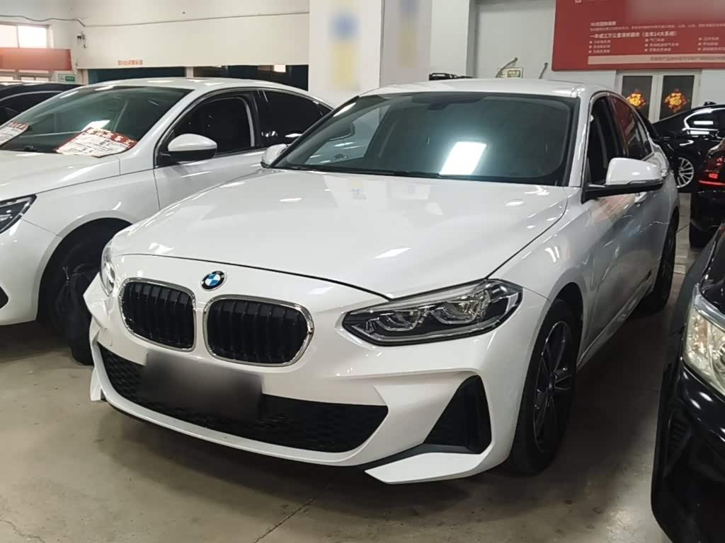 BMW 1 серия, 2022 г., белый, 33 900 км BMW 1 серия 2022 120i M Спорт