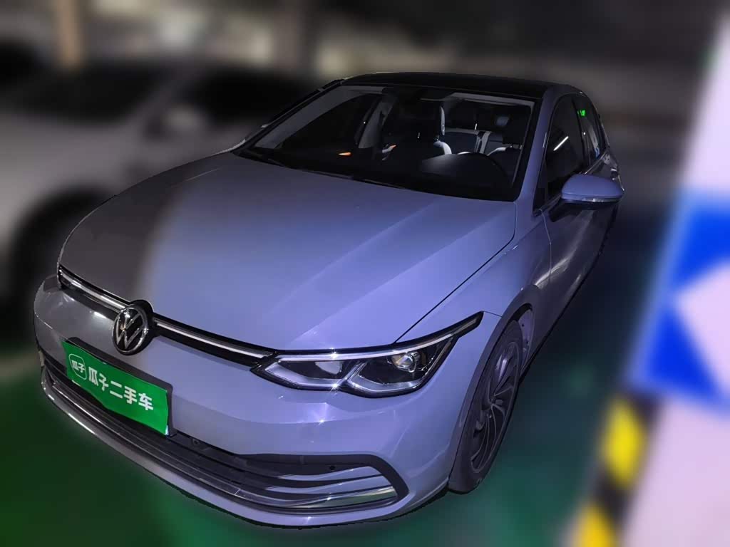 Volkswagen Golf, 2024 г., серебристый / серый, 40 900 км Volkswagen Golf 2023 280TSI DSG Pro