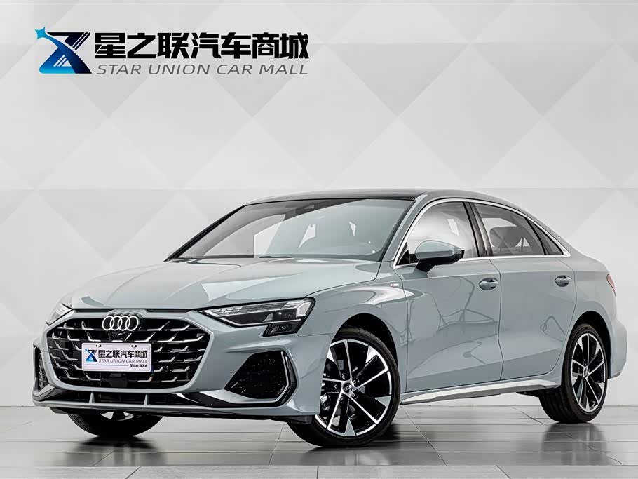 Audi A3, 2025 г., серебристый / серый, 1 500 км Audi A3, 2025 г., серебристый / серый, 1 500 км