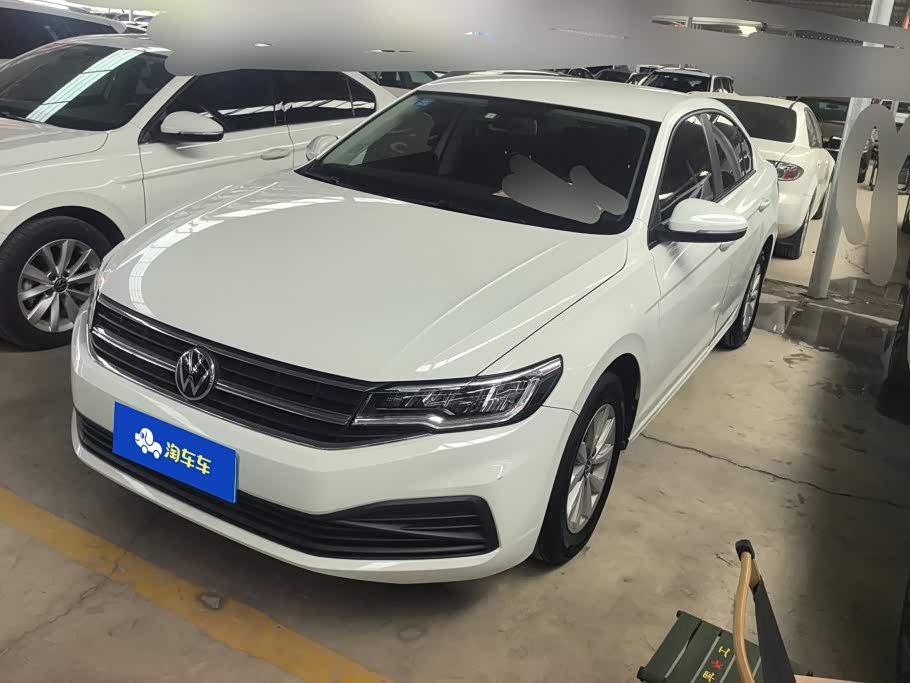 Volkswagen Bora, 2022 г., белый, 69 300 км Volkswagen Bora 2021 1.5L автомат Стиль Чжилянь версия